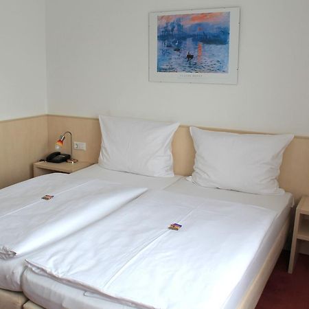 Hotel Am Bad Esslingen am Neckar Exterior foto